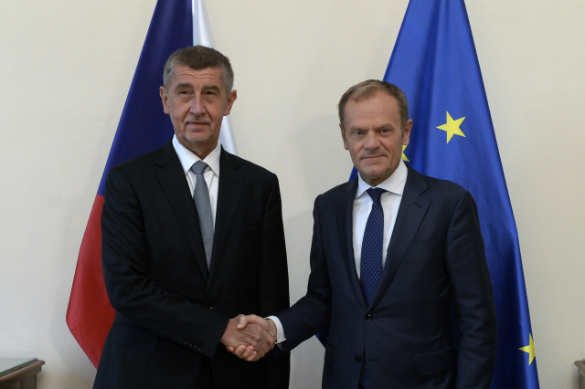 Zleva premiér Andrej Babiš a předseda Evropské rady Donald Tusk.