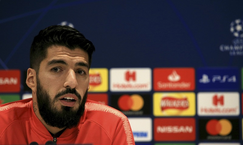 Dva dny po debaklu v semifinále Ligy mistrů se barcelonský útočník Luis Suárez podrobil operaci kolena.