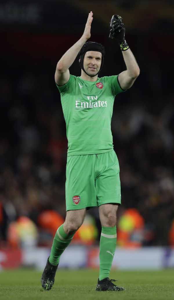 Brankář Arsenalu Petr Čech.