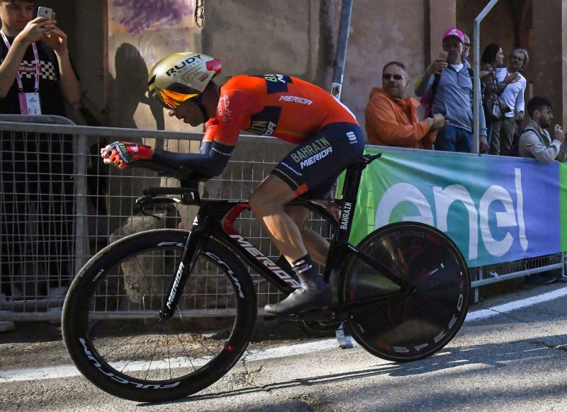 Italský cyklista Vincenzo Nibali během úvodní časovky Giro d'Italia.