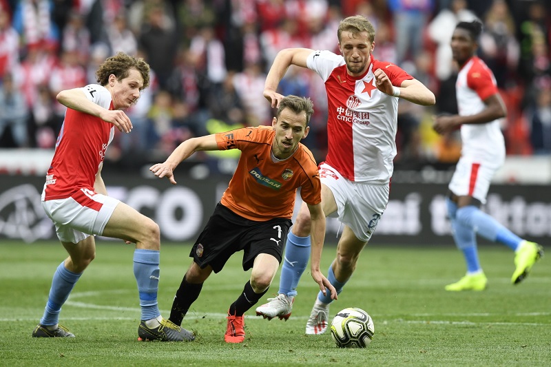 ŽIVĚ: Úvodní nápor Plzeň přečkala, zápas o čelo Slavia zvládá.