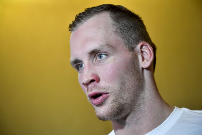 Hokejový útočník Radek Faksa. Hokejový útočník Radek Faksa.