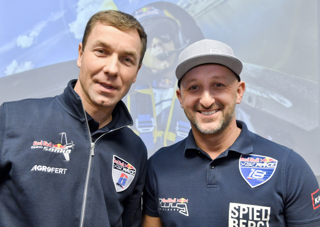 Piloti Martin Šonka (vlevo) a Petr Kopfstein.