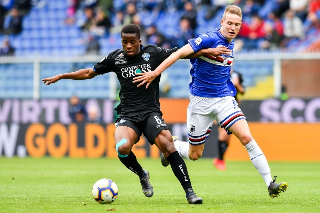 Jakub Jankto (v modrém) v utkání proti Empoli.