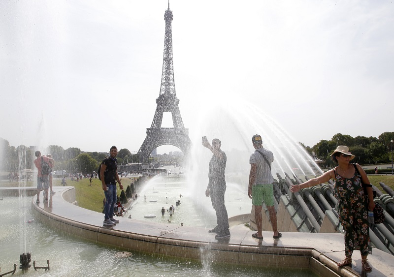 Do Francie přijelo v loňském roce rekordních 89,4 milionu turistů. Do Francie přijelo v loňském roce rekordních 89,4 milionu turistů.