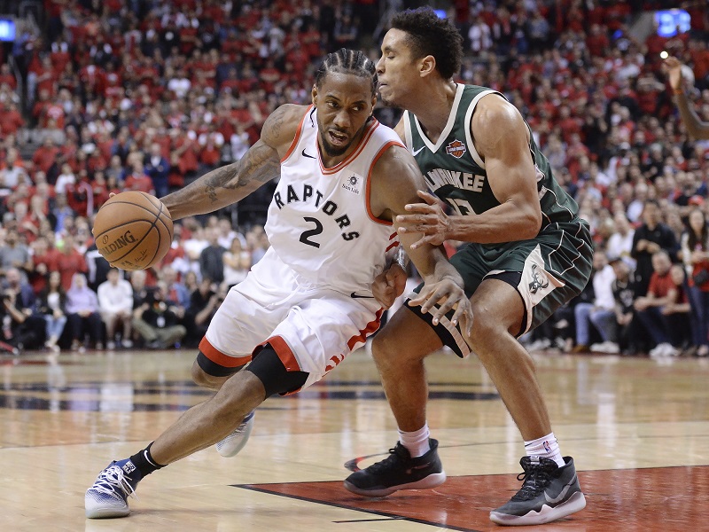 Kawhi Leonard z Toronta Raptors odehrál rekordních 52 minut.