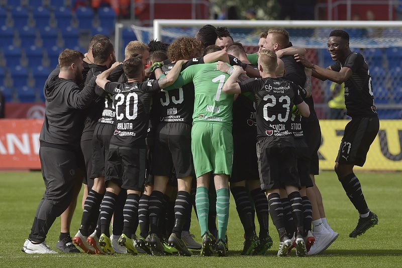 Fotbalisté Slavie se stali poosmnácté mistry nejvyšší tuzemské soutěže.
