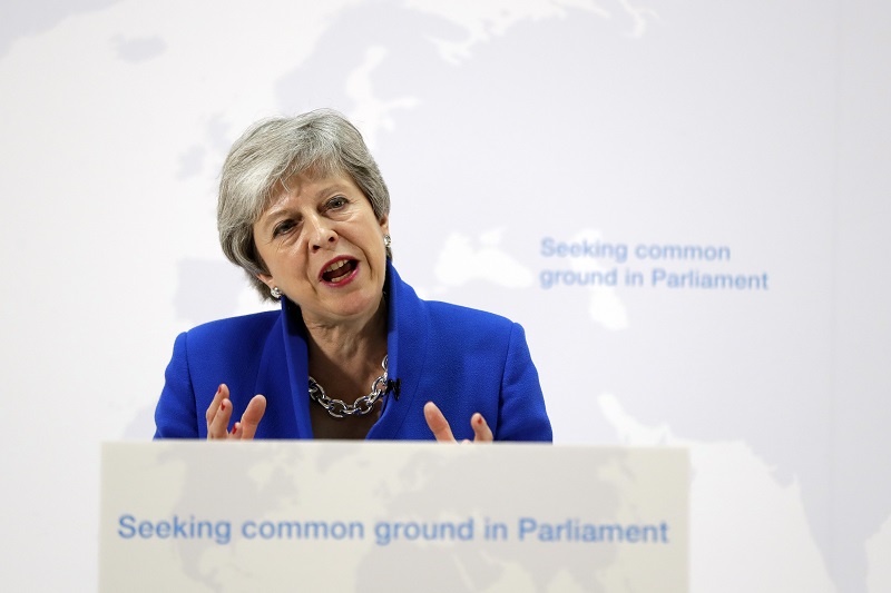 Theresa Mayová se nadále snaží prosadit svoji dohodu.