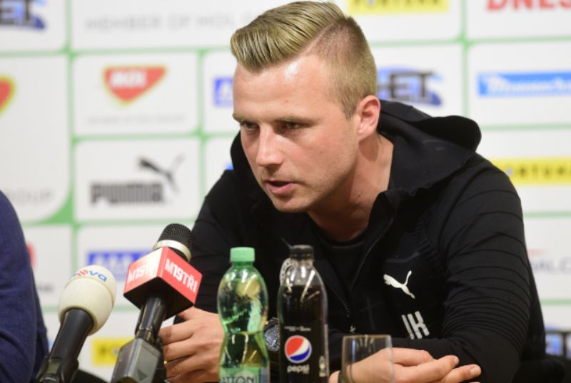 Je to neopakovatelná příležitost, řekl Köstl k šanci na double.