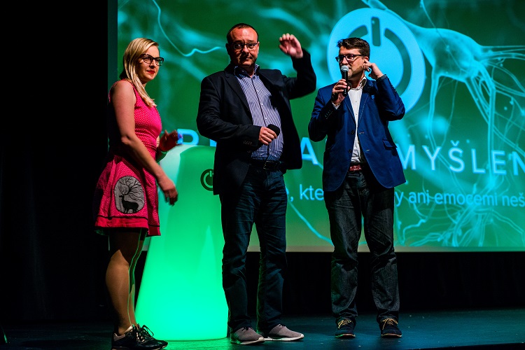 Snímek z konference Restart myšlení.
