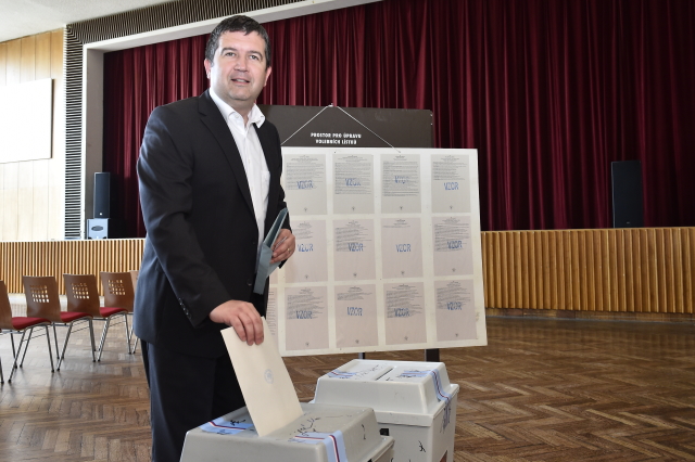 Předseda ČSSD Jan Hamáček odevzdal 24. května 2019 v Mladé Boleslavi svůj hlas ve volbách do Evropského parlamentu.