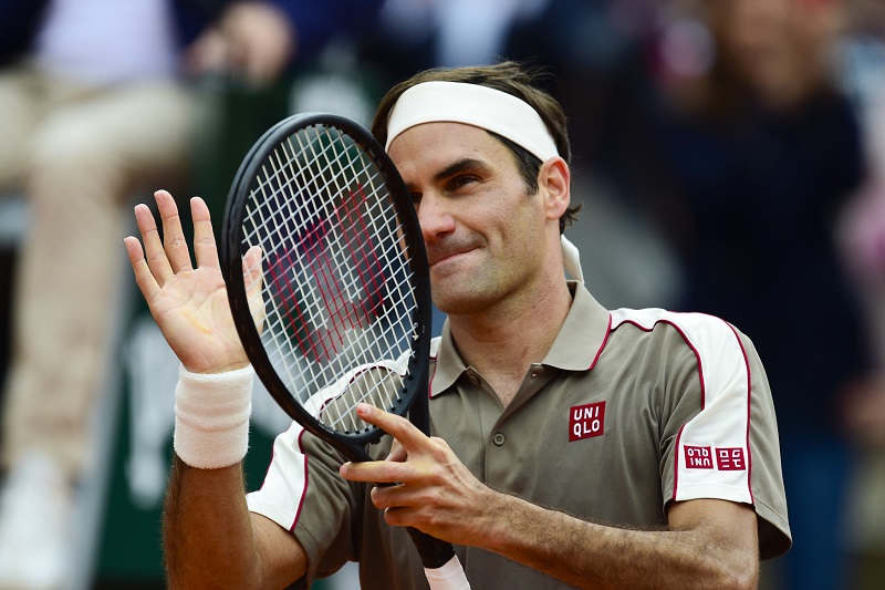 Federer slaví návrat vítězně, Kerberová překvapivě končí.