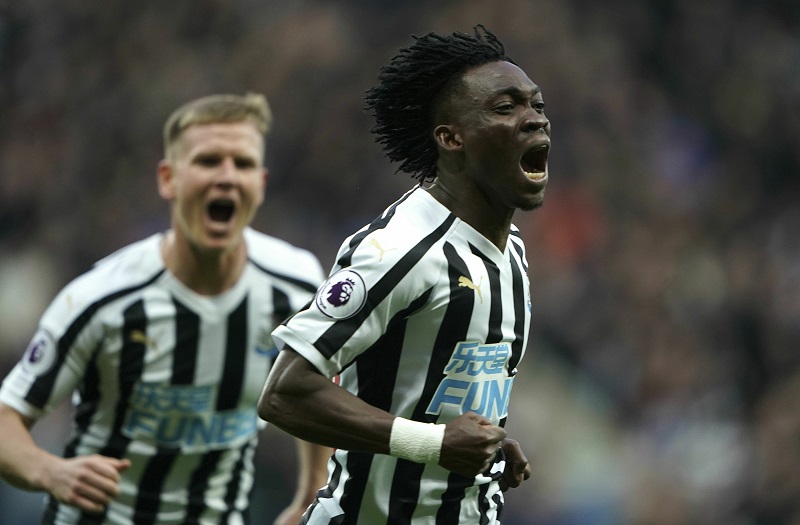 Fotbalisté Newcastlu budou mít nového majitele.
