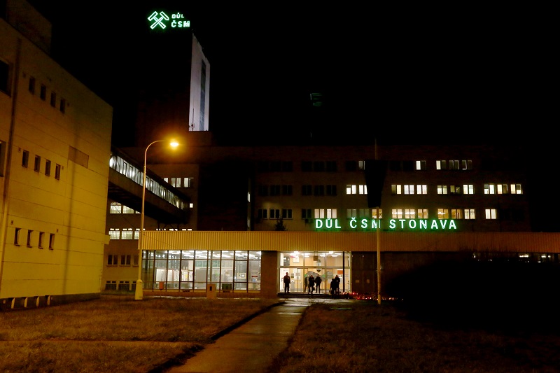 Ve stejném dole loni po výbuchu metanu zemřelo 13 horníků.