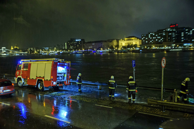 Sedm mrtvých si vyžádalo potopení lodi na Dunaji v Budapešti.