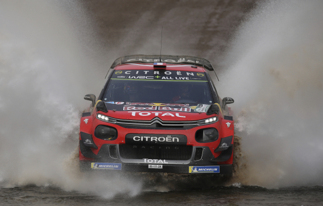 Sébastien Ogier při závodě.
