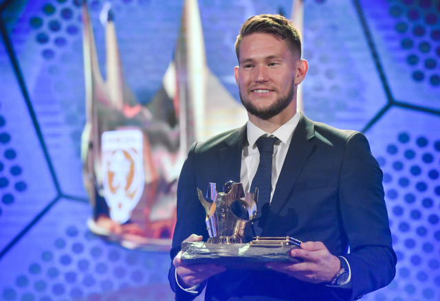Brankář Tomáš Vaclík z klubu FC Sevilla.