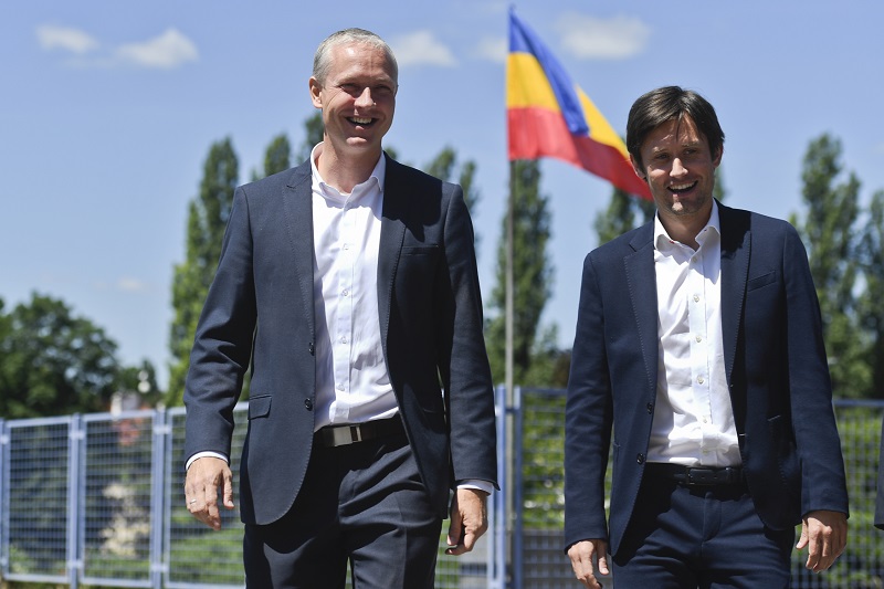 Manažer Sparty Tomáš Rosický s novým trenérem Václavem Jílkem.