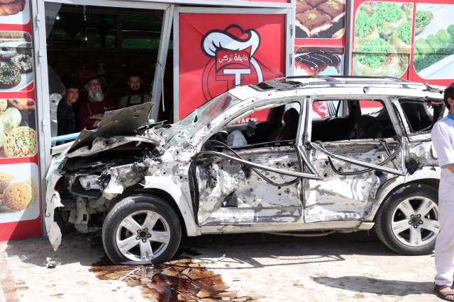 Auto, ve kterém byla umístěna bomba. 