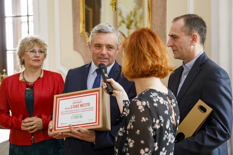 Obce ze Zlínského kraje získaly odměny za sběr starého elektra.