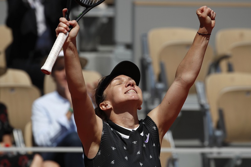 Obhájkyně titulu Simona Halepová postoupila na Roland Garros do osmifinále.
