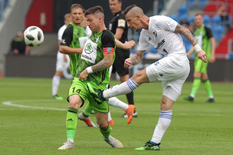 Zleva Tomáš Přikryl z Boleslavi a Jiří Fleišman z Ostravy. Zleva Tomáš Přikryl z Boleslavi a Jiří Fleišman z Ostravy.