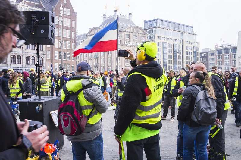 Počet žlutých vest klesl. Vrátíme se silnější, slibuje demonstrantka.