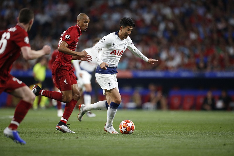 Nedokázali jsme se oklepat z přísné penalty, zlobí se Son (ve finále Ligy mistrů proti Liverpoolu).