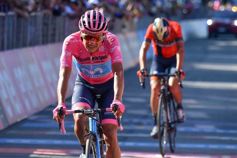 Richard Carapaz vyhrál Giro d'Italia a stal se prvním ekvádorským vítězem jedné z cyklistických Grand Tour.