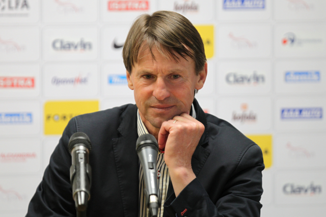Trenér František Straka.