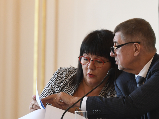 Ministryně financí Alena Schillerová a premiér Andrej Babiš.