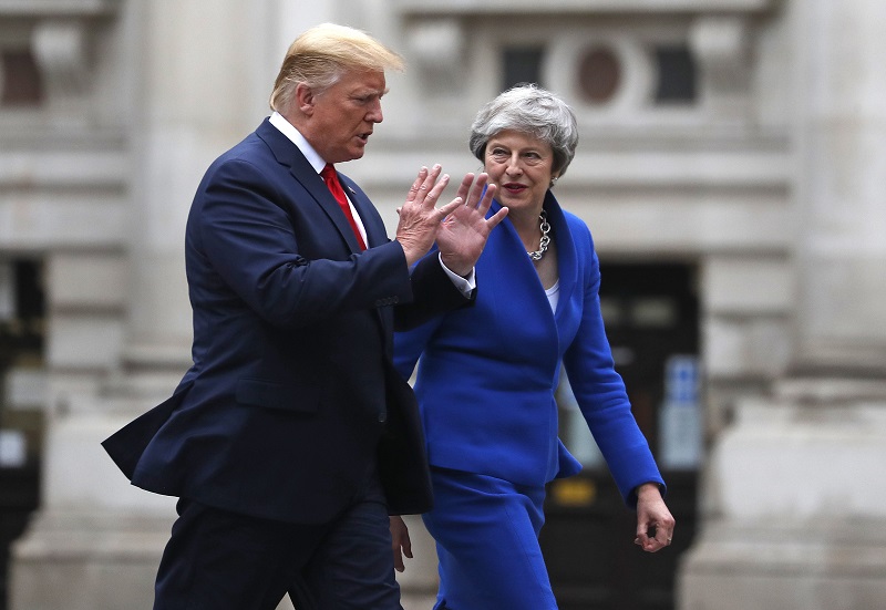 Írán a klimatické změny jsou dvě témata, na kterých se Donald Trump s Theresou Mayovou neshodli.