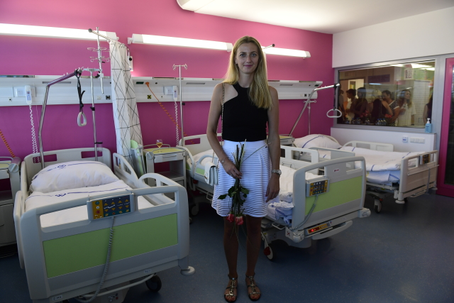 Tenistka Petra Kvitová při slavnostním otevření oddělení akutní dětské rehabilitace Fakultní nemocnice v Motole.