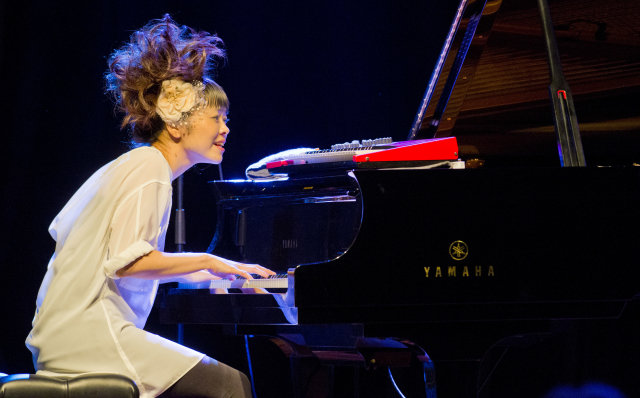 Japonská pianistka Hiromi.