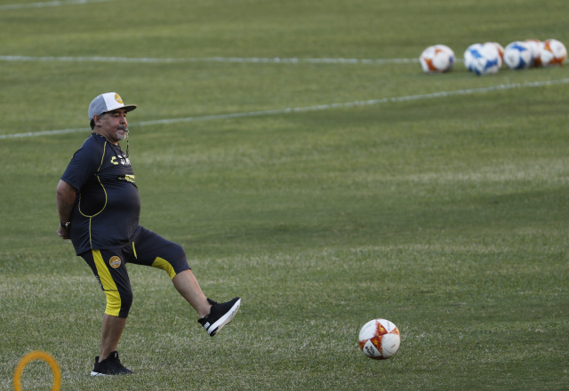 Diego Maradona na tréninku Dorados de Sinaloa.