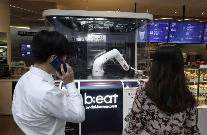 Kvůli robotům si mladí Jihokorejci obtížněji hledají práci.