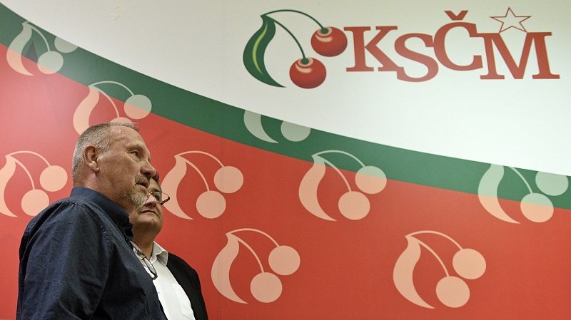 Dvě stě delegátů hlasovalo pro podporu menšinové vlády ANO a ČSSD.