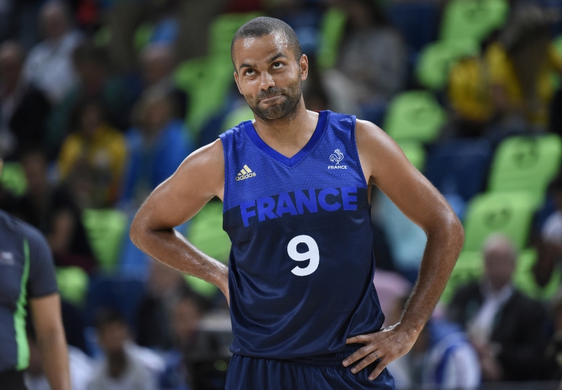 Francouz Tony Parker hrál v NBA naposledy za Charlotte.