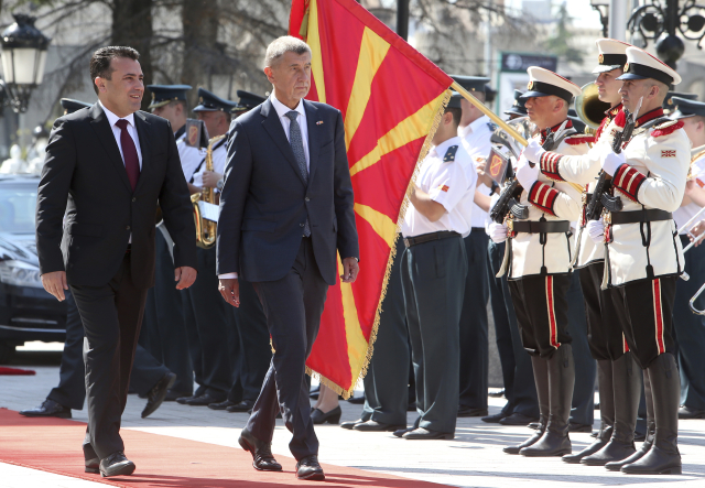 Český premiér Andrej Babiš a severomakedonský předseda vlády Zoran Zaev.