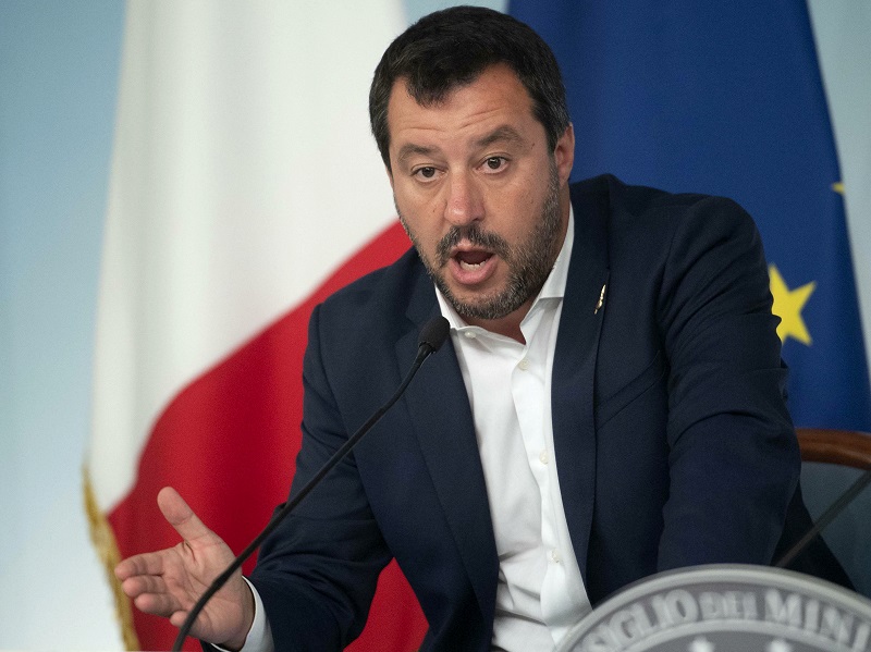 Vláda rozhodla na návrh ministra vnitra Mattea Salviniho.