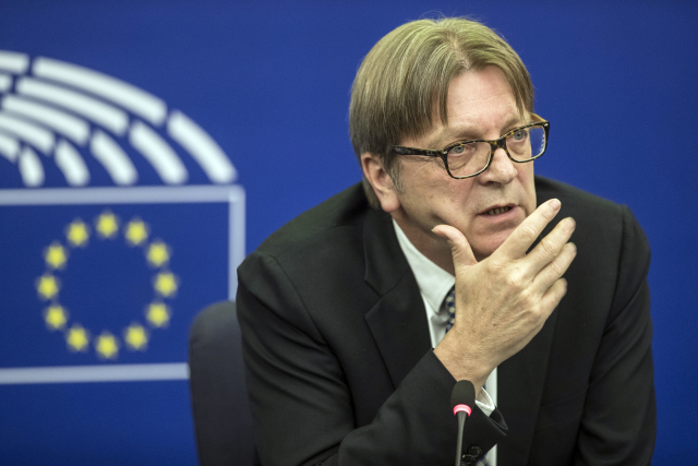 Šéf liberální frakce Renew Europe Guy Verhofstadt.