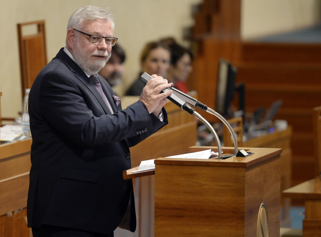 Místopředseda Senátu a někdejší předseda senátní mediální komise Jiří Oberfalzer (ODS).