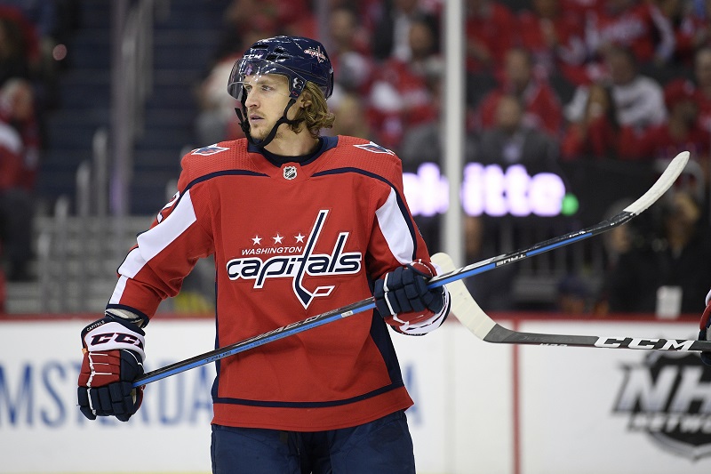 Carl Hagelin bude pokračovat ve Washingtonu.