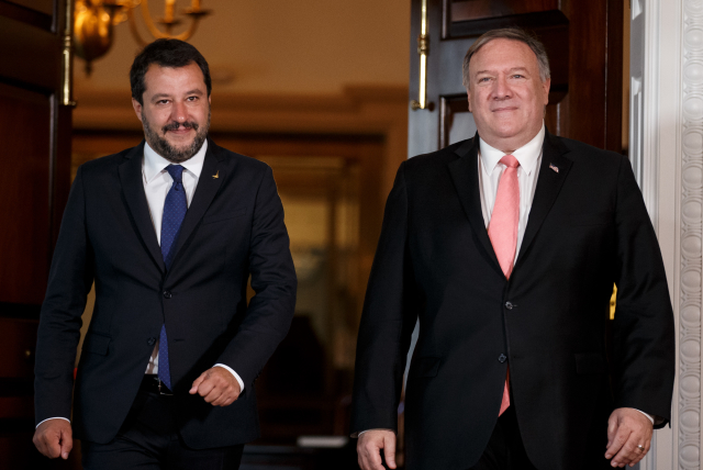 Zleva italský vicepremiér Matteo Salvini a ministr zahraničí USA Mike Pompeo.