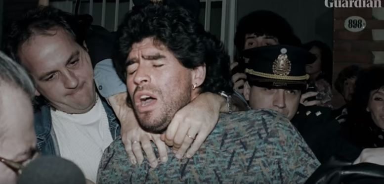 Ze snímku Diego Maradona.