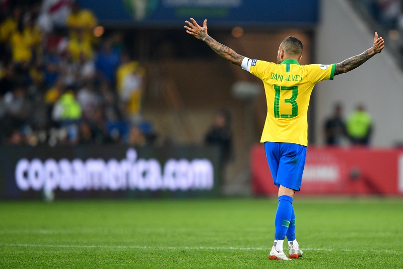Sbohem PSG, oznámil Alves. Kam povedou jeho další kroky?