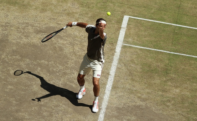 Neskutečný Federer! V Halle slaví jubilejní titul.