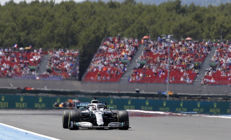 Mercedes je stále neporažený, ve Francii vyhrál Hamilton.