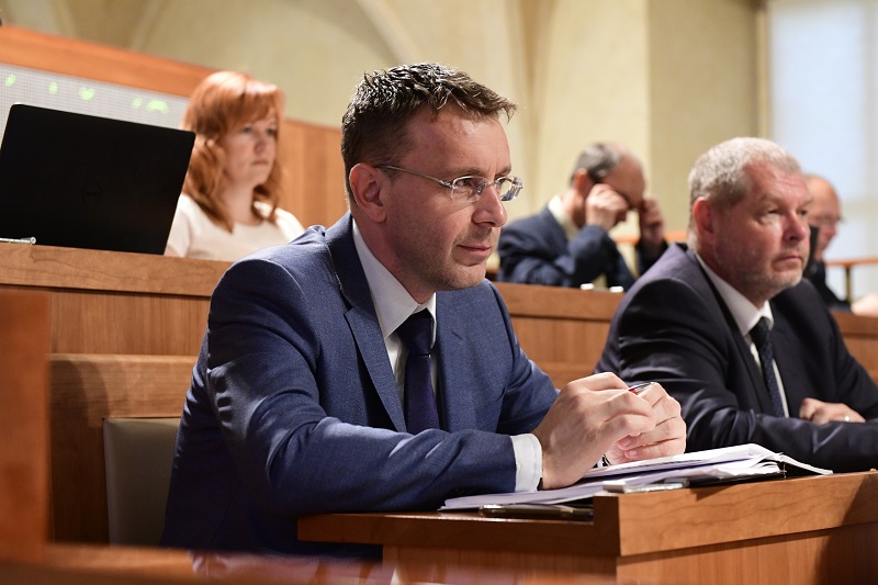 Ministru financí chybí miliardy na dopravní stavby.
