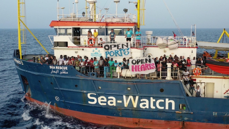 Loď má na palubě celkem 42 migrantů.